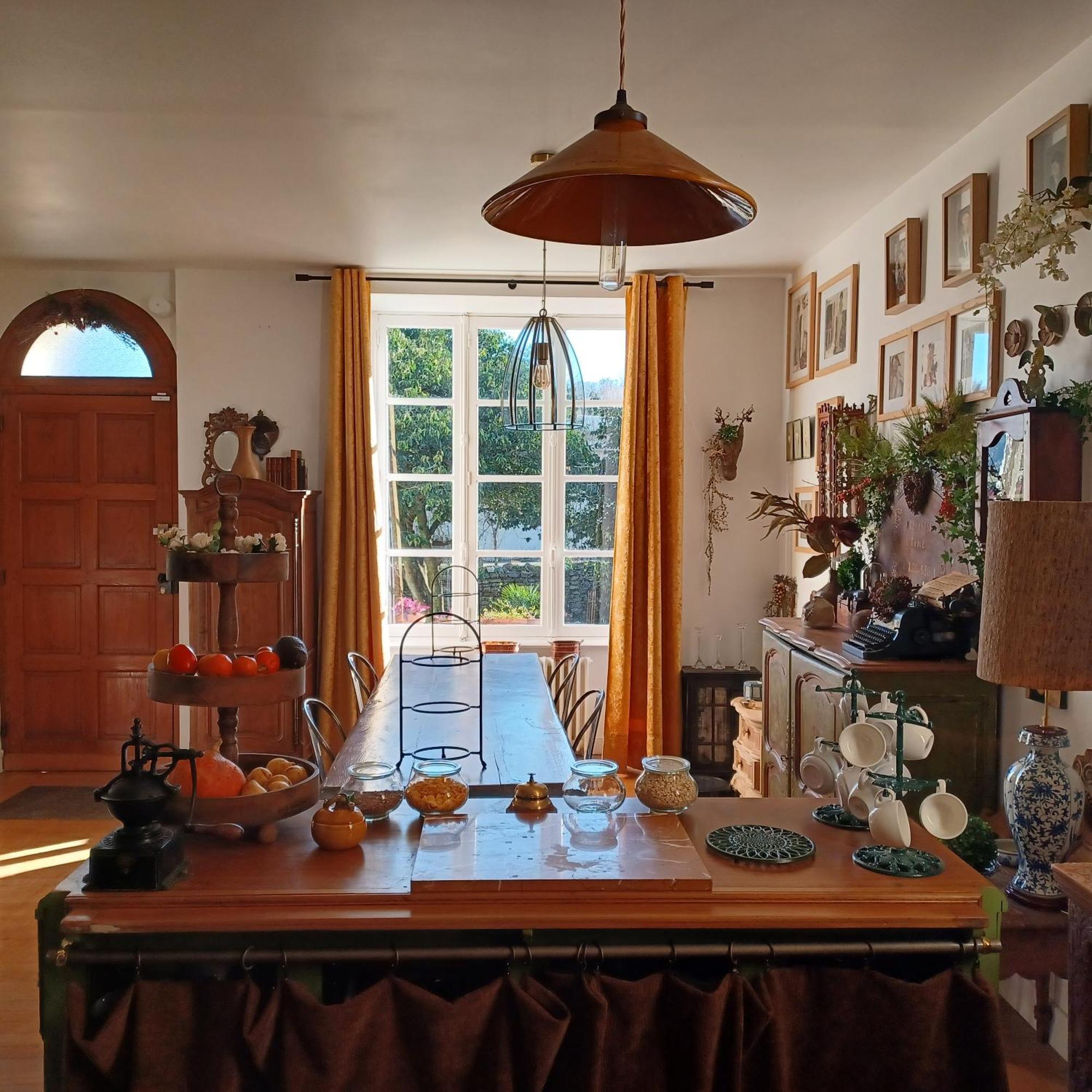 Le Banellou Bed & Breakfast Кимпер Екстериор снимка